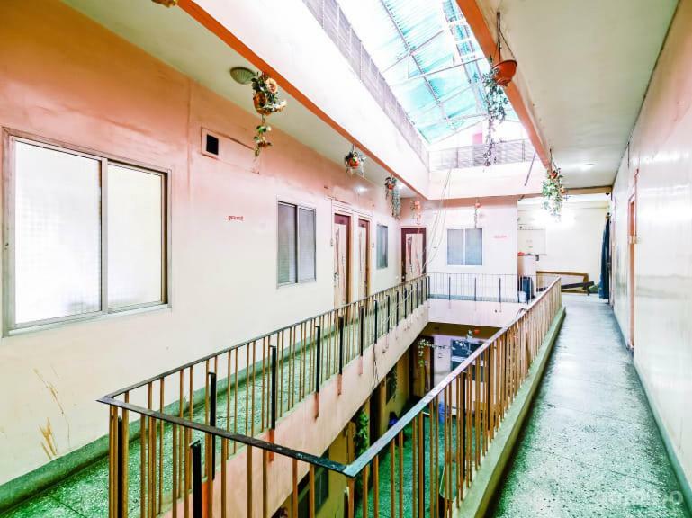New Crown Hotel インドール エクステリア 写真